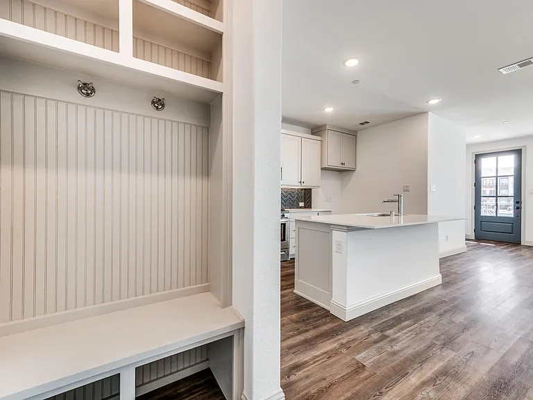 15866 Yellow Elder Rd — Photo 11