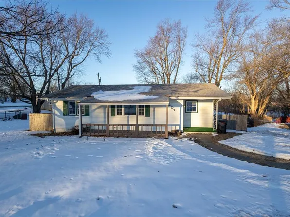204 N 14th St, Savannah, MO 64485