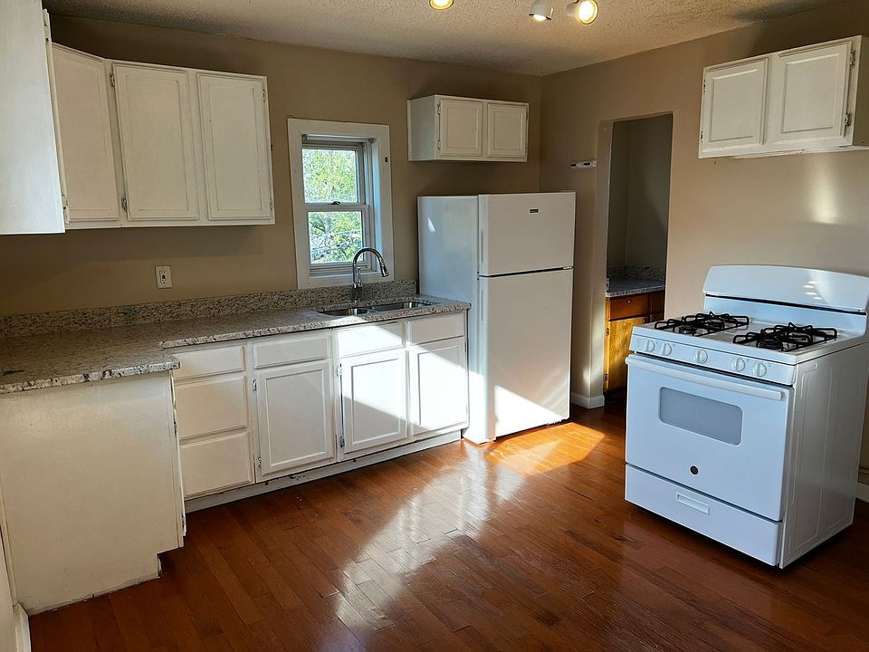 1st image of 1097 Suburban Ave #2