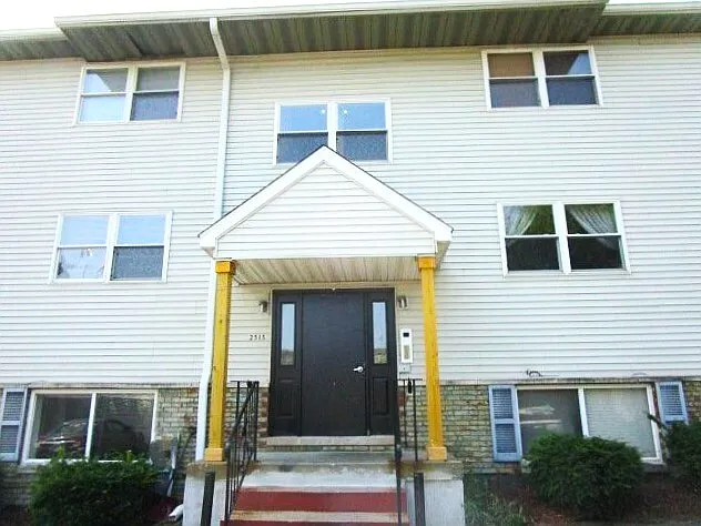 2515 W Westport Rd — Photo 12