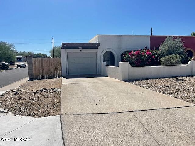 1st image of 801 N Camino Seco