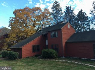 6 Azalea Ln, Media, PA 19063