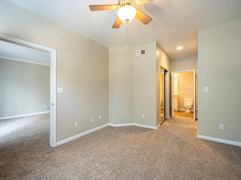 Baypoint Apartments — Photo 118