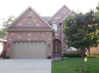 428 Sunnyside Ave, Itasca, IL 60143