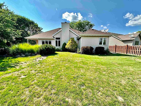 2nd image of 3325 E Summerfield Dr