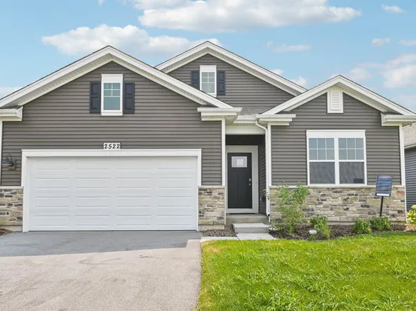2522 Redwood Trl, Wonder Lake, IL 60097