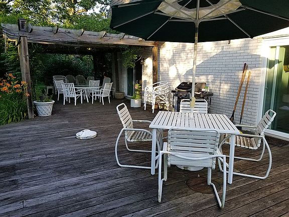 Deck & Pergola