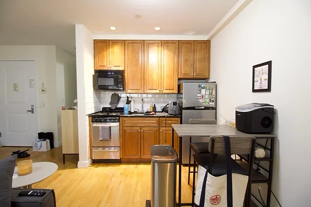 420 E 11th St #1A — Photo 5
