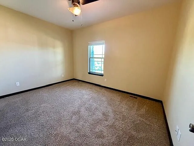 4 bed, 2.5 bath, 3870 sqft, $2,100 — Photo 2