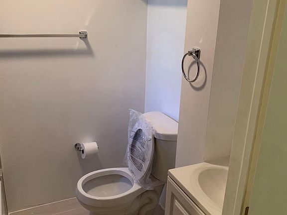 5th image of 1137 E Snyder Ave Floor 1