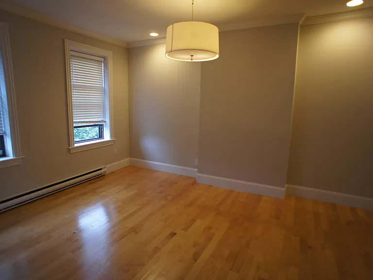 216 W Springfield St #3 — Photo 5
