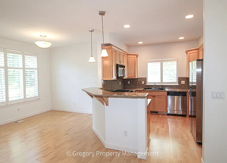 13824 N Creek Dr #802 — Photo 11