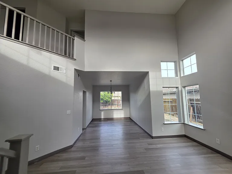 714 Syrah Ct — Photo 4