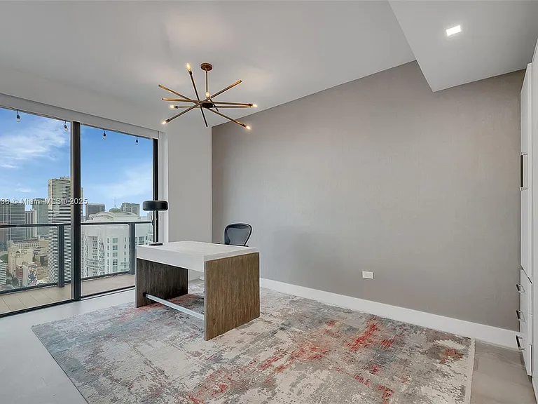 68 SE 6th St #3911 — Photo 19