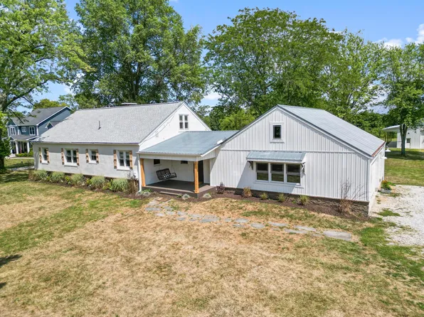 108 Stone Creek Dr, Granville, OH 43023