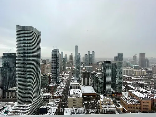 501 Yonge St Photo 1