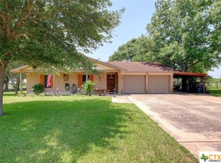 1054 Country Oak Dr, Luling, TX 78648