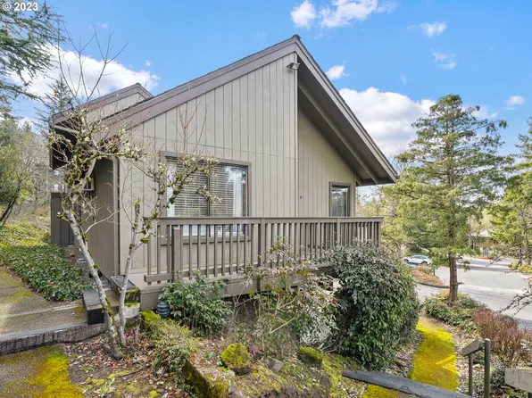 7602 SW Barnes Rd Unit A, Portland, OR 97225