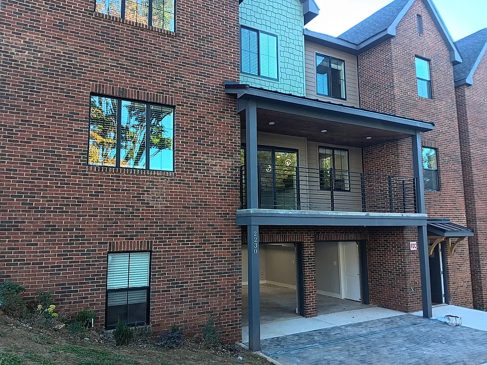 Building Photo 4