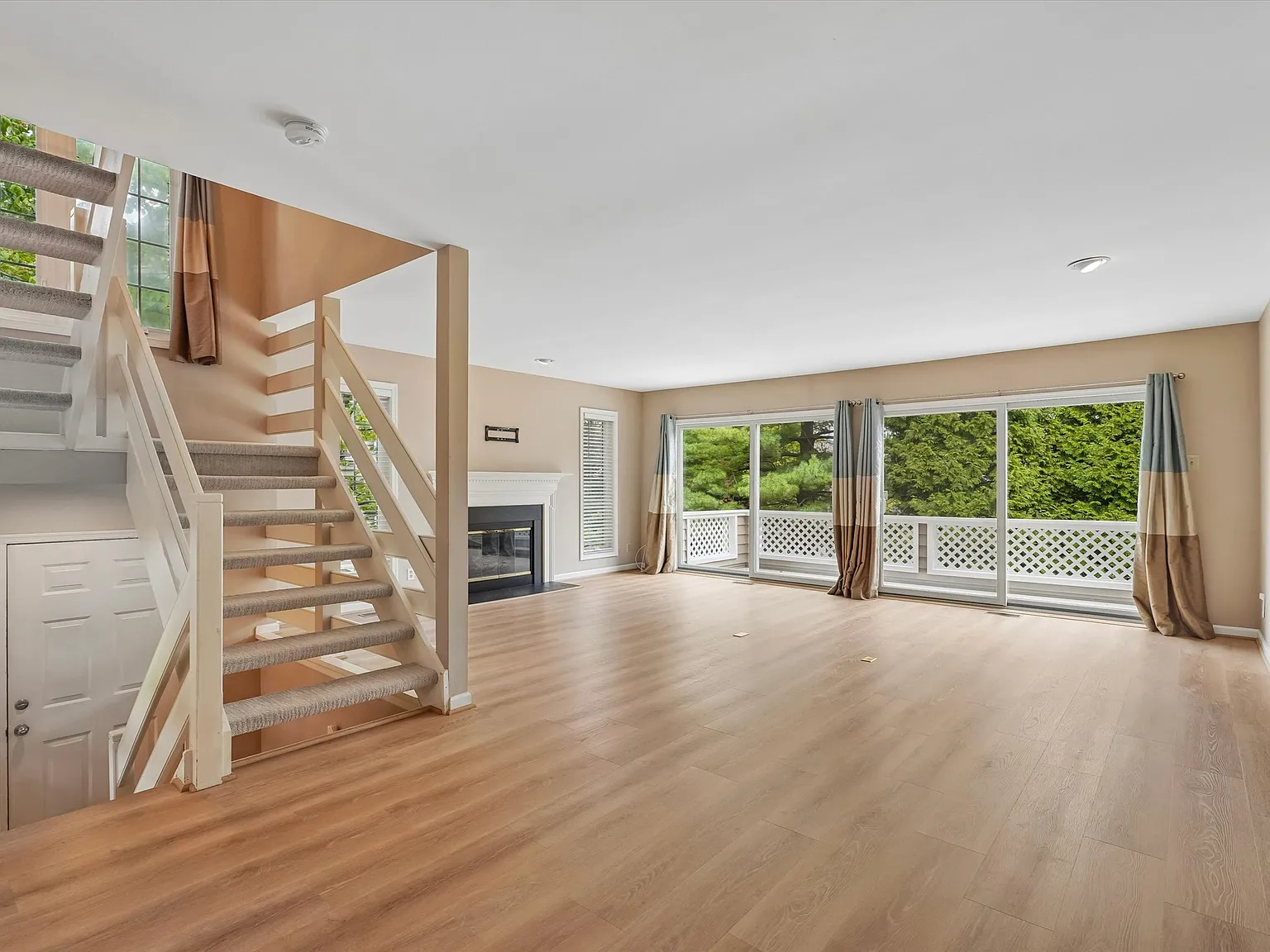 3 bed, 1846 sqft, $3,300 — Photo 2