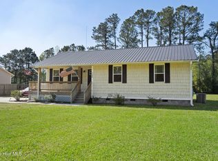 796 Old Folkstone Rd, Sneads Ferry, NC 28460