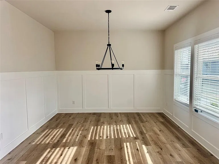 317 Fox Creek Dr — Photo 2