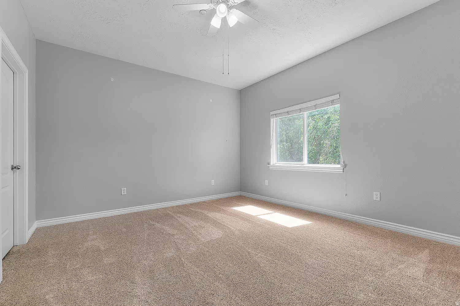 3 bed, 1143 sqft, $2,200 — Photo 4