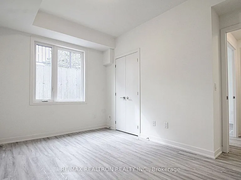 15 David Eyer Rd #Townhouse 1421 — Photo 5