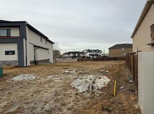 107 E Lakeview Pl, Chestermere, AB T1X0A2