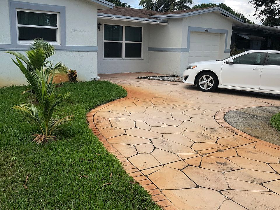 1st image of 861 SW 64th Ave