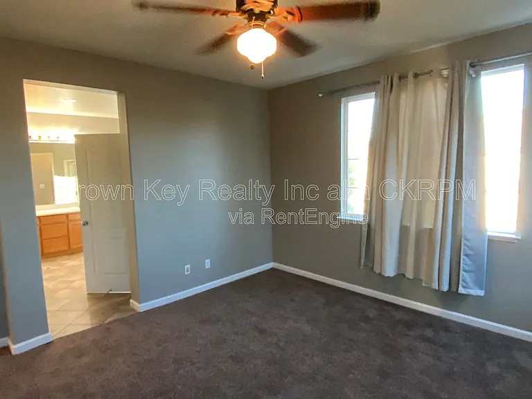 352 Goodall Dr — Photo 17