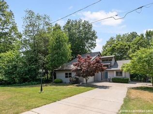 4343 N Lakeshore Dr, Holland, MI 49424