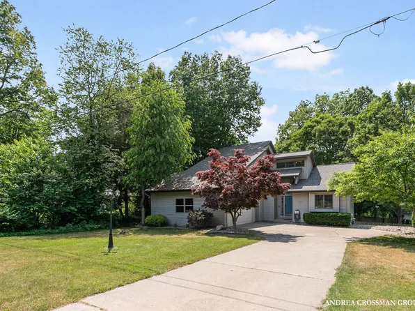 4343 N Lakeshore Dr, Holland, MI 49424