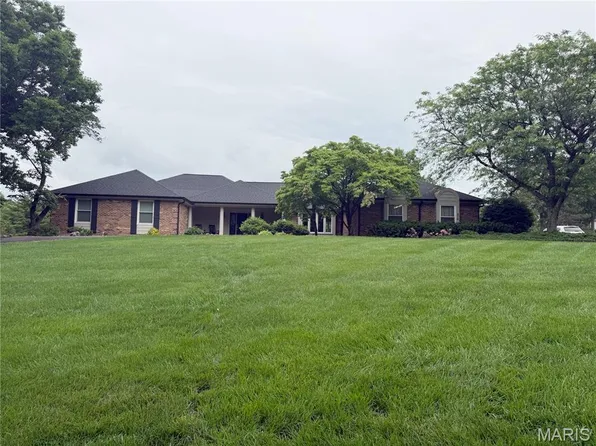 216 Whiting Ln, Chesterfield, MO 63005