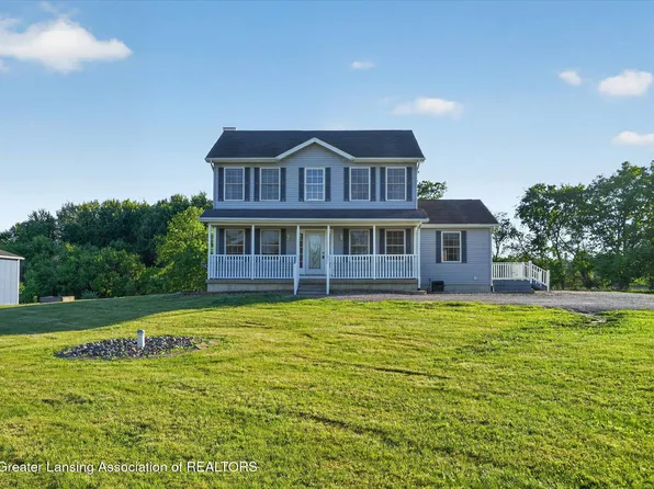 4074 Apple Dr, Eaton Rapids, MI 48827