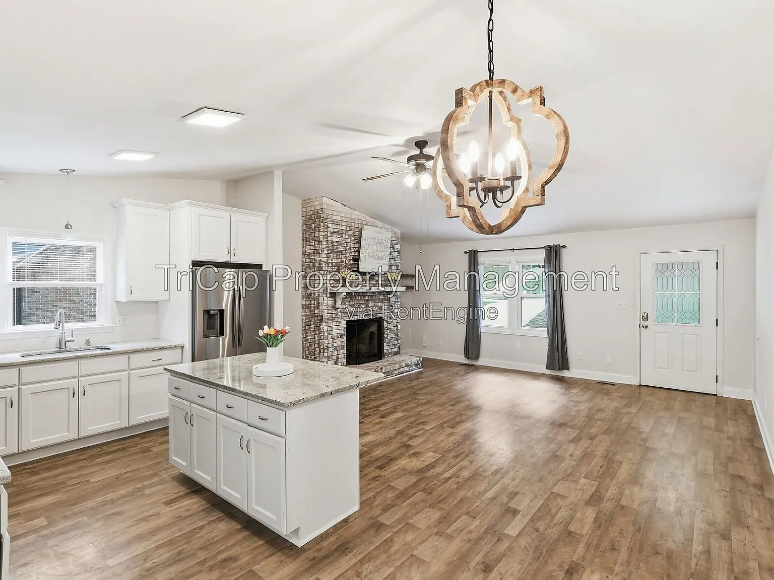 3 bed, 2.0 bath, 2357 sqft, $2,650 — Photo 3