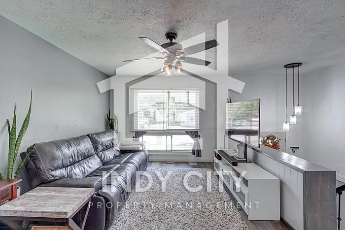 4 bed, 2.0 bath, 1925 sqft, $1,700 — Photo 3