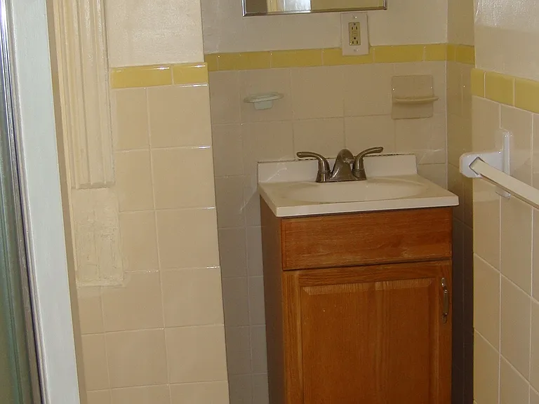4202 Chestnut St — Photo 2