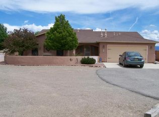 208 Aldaba Cir NE, Rio Rancho, NM 87124