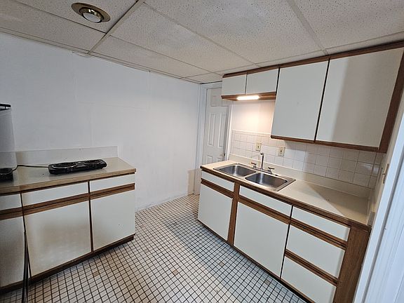 5th image of 9312 Bluejacket St APT 4