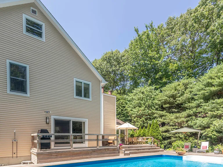 189 Northside Dr — Photo 33