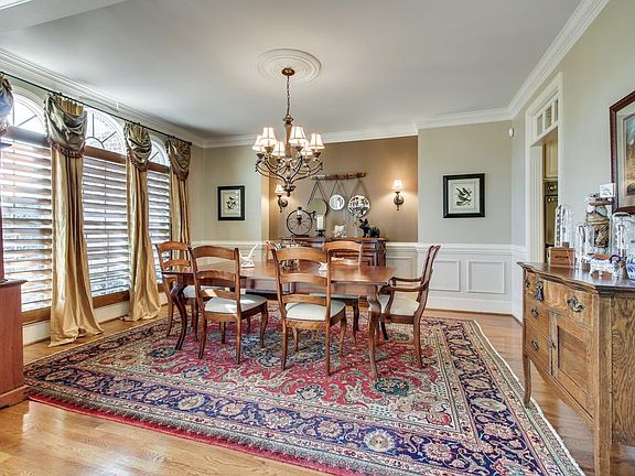 4th image of 2136 Summer Hill Cir