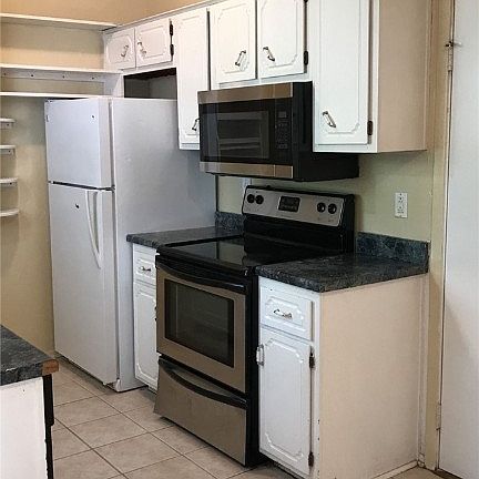 5th image of 2311 Hidden Hill Dr