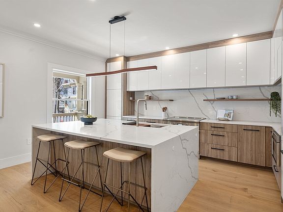 2nd image of 36 Osborne Rd #1