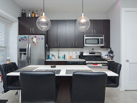 5th image of 4016 N Kenmore Ave #2NW