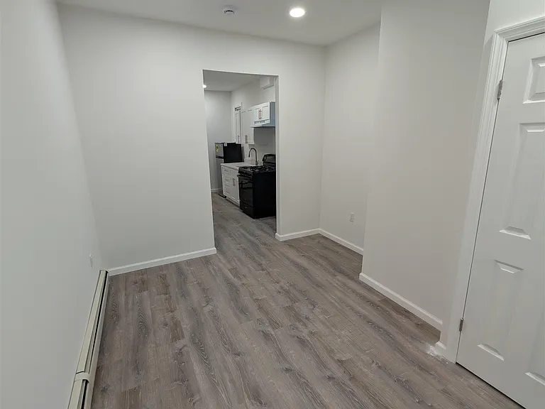 10 Sherman Pl #7 — Photo 12