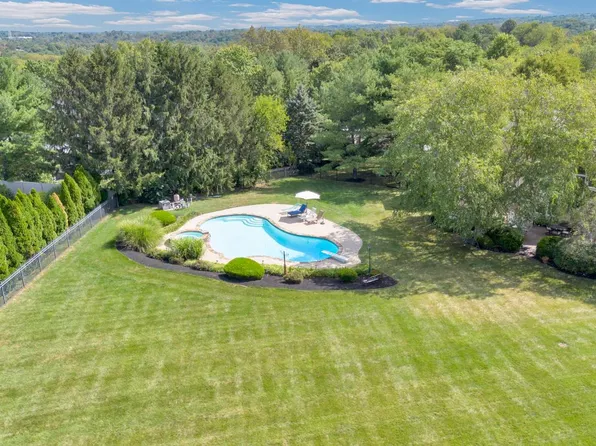 112 S Mennonite Rd, Collegeville, PA 19426
