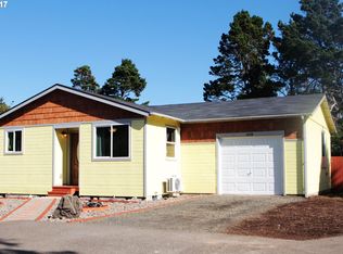 1658 Maple St, Florence, OR 97439