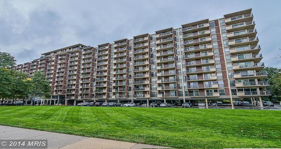 1st image of 1300 Army Navy Dr #80L