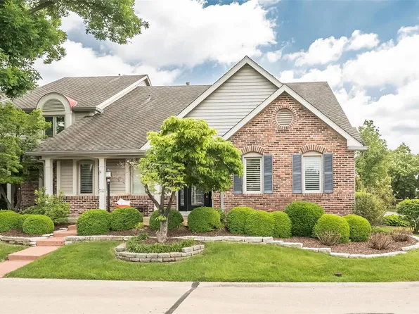 14318 Valley Meadow Ct E, Chesterfield, MO 63017